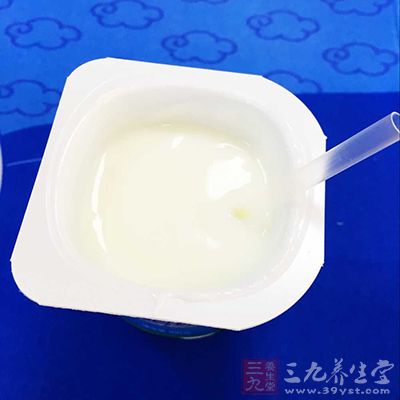 鈣是骨的主要成分，以牛奶、魚、豬尾骨等含量為多